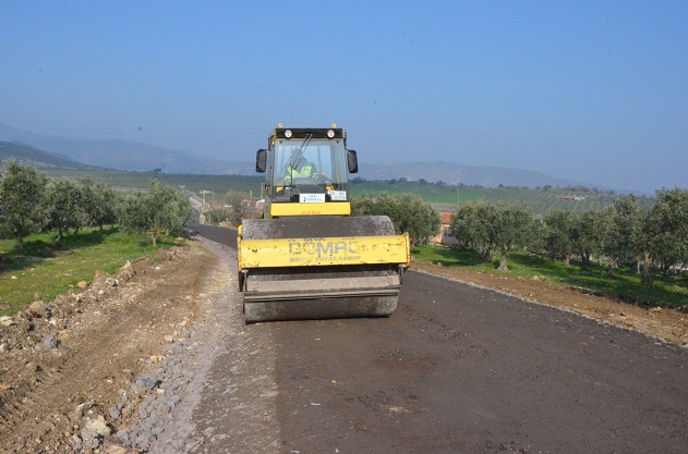 DİKİLİ BELEDİYESİ YOLU KISALTTI