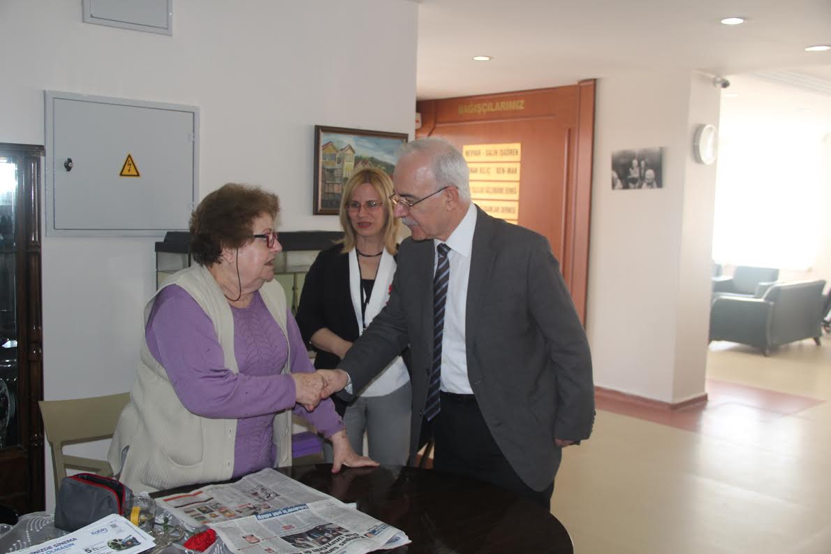 Hastane Yöneticisinden anlamlı ziyaret