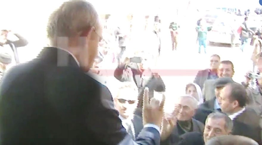 Kılıçdaroğlu’ndan bozkurt işareti