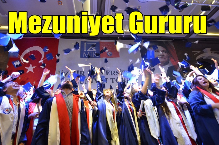 İzmir Üniversitesinde Mezuniyet Gururu