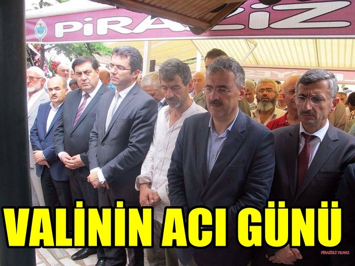 rnİzmir Valisi Erol Ayyıldız'ın Babası Mustafa Ayyıldız Toprağa Verildi