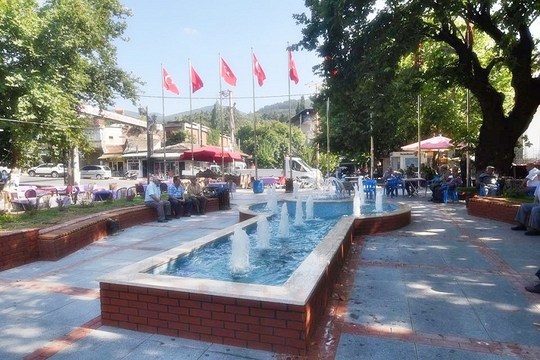 BAĞYURDU YENİ MEYDANINA KAVUŞTU