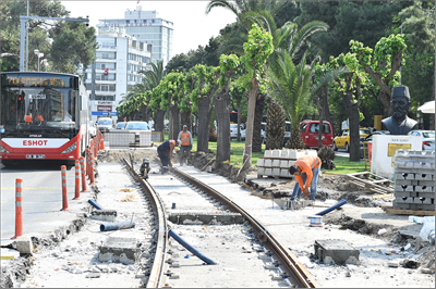 Konak Tramvayı Alsancak Garı'yla buluşuyor