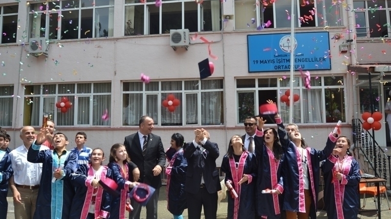 İşitme Engelliler Okulları Kapanmasın!
