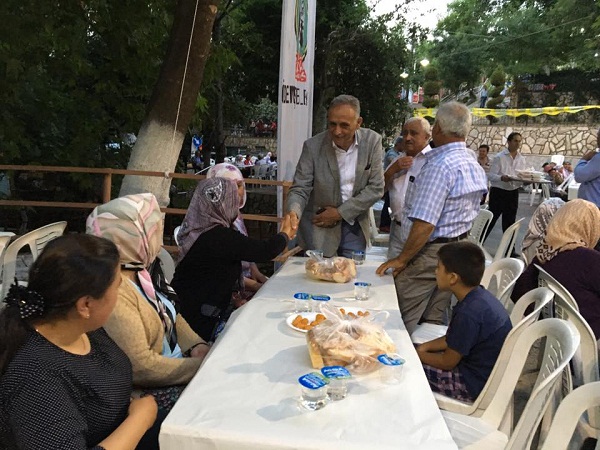 Bademli’de 2500 kişilik iftar sofrası kuruldu