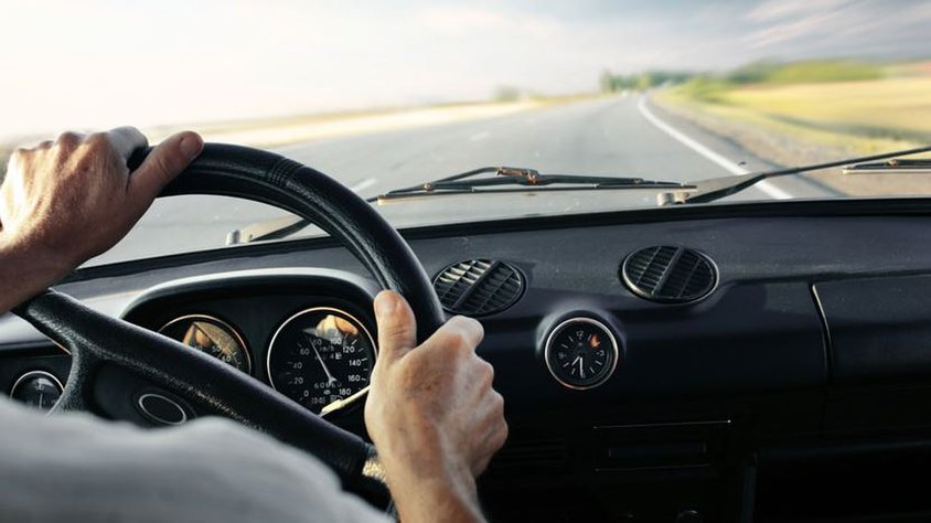 İdrar örneği isteyen polise 'plastik penis'ten su verdi!