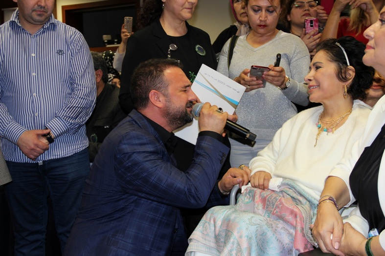 NURAY HAFİFTAŞ'A SANATÇI DOSTLARDAN VEFA