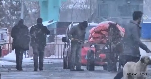 Ardahan göç Durmuyor, Ardahan'ın 2017 yılında nüfusu 97 bin 096'ya düştü.